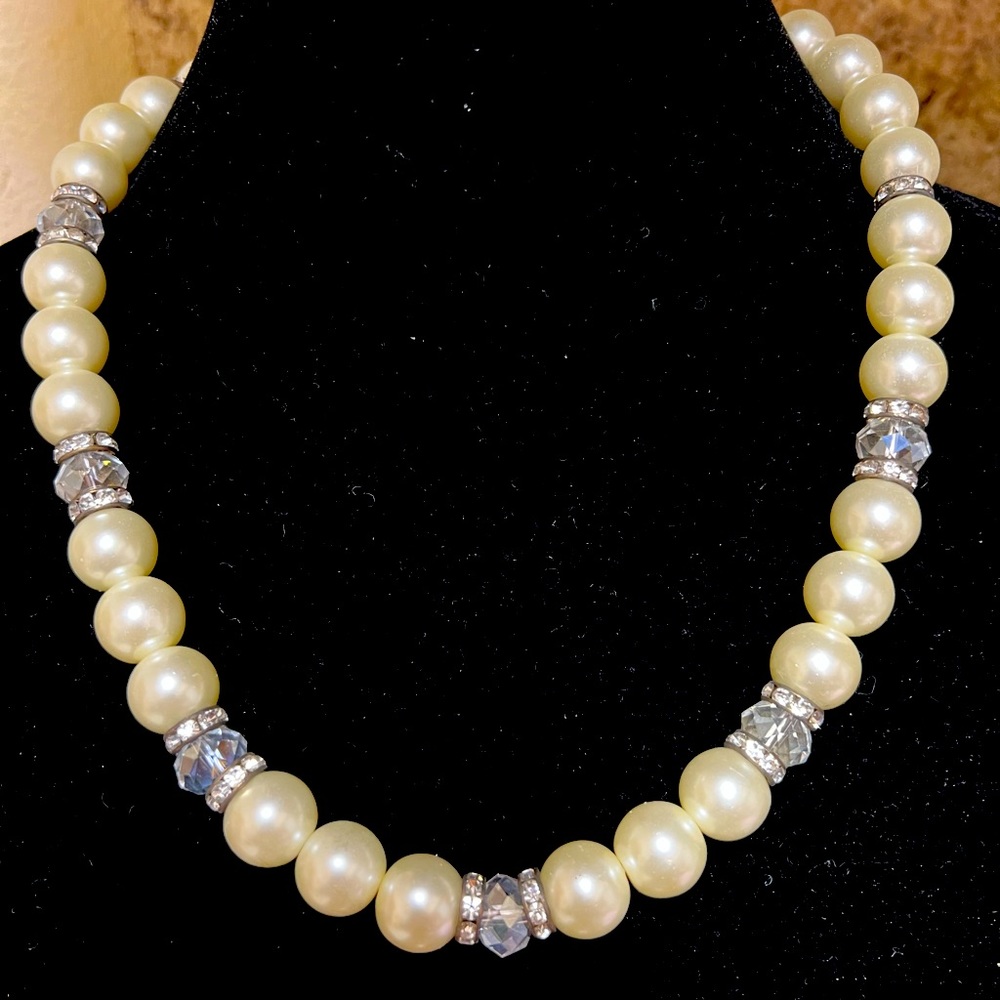 Faux oearls with clear stones and rinestones